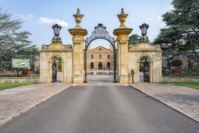 Unable to view the image, Please provide a valid URL.