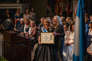 Bernice Steinhardt accepted the Founders Medal for Education on behalf of Art and Remembrance, a non-profit that profiles the fabric art of her mother and Holocaust survivor Esther Nisenthal Krinitz.