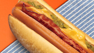 A&W Journée nationale du hot-dog (Groupe CNW/Services alimentaires A&W du Canada Inc.)