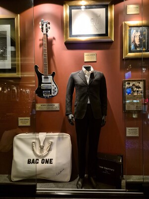 Hard Rock Cafe Bucharest: Black Suit Worn by John Lennon During The Beatles’ US Tour (1965)