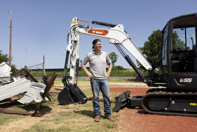 Chip Gaines and Bobcat Company partnered to renovate Bell’s Hill Park in Waco, TX as a kickoff to the Bobcat Park and Rec Makeover Contest.