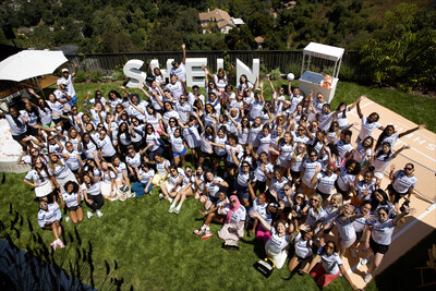 SHEIN Campus Ambassadors gather to take group photo at the Summer House.