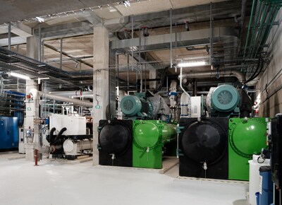 Chiller units at the La Chapelle power station, a chilled water production plant for the City of Paris's cooling network (Credit : Ludovic Lecouster)