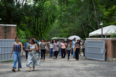 Unable to view the image, Please provide a valid URL.