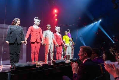 Minister Marc Miller along with Canada’s newest citizens were be treated to a special performance of Cirque du Soleil’s ECHO, in a first-of-its kind citizenship ceremony under the Big Top in Toronto, ON. (Credit: Mathew Tsang). (CNW Group/Cirque du Soleil)
