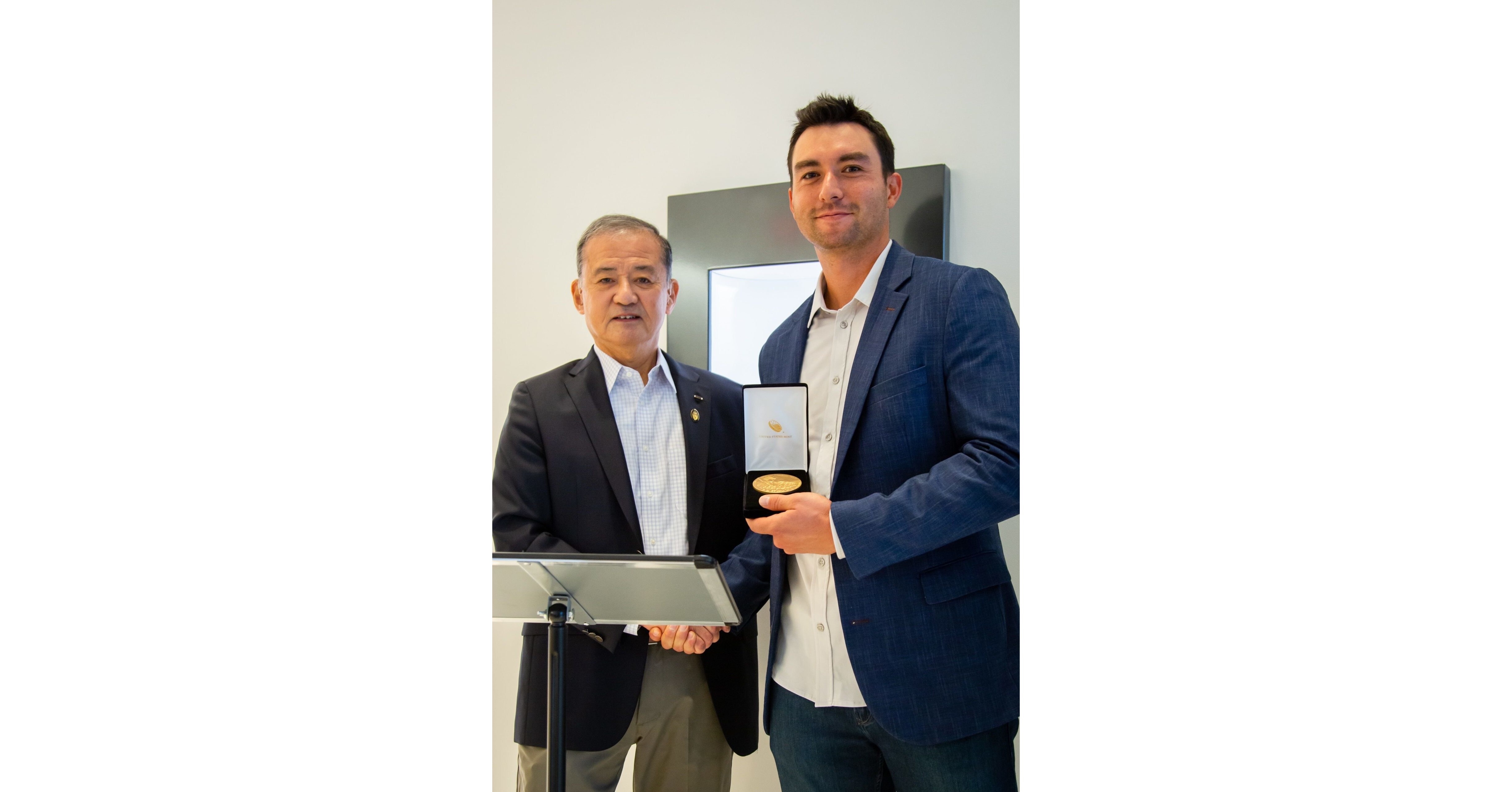 MLB Catcher Kyle Higashioka receives Congressional Gold Medal on behalf of grandfather at National Army Museum