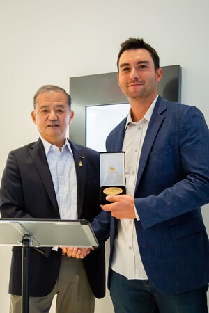 MLB Catcher Kyle Higashioka receives Congressional Gold Medal on behalf of grandfather at National Army Museum