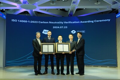 Taiwan Stock Exchange has become the first exchange in the Asia-Pacific region to receive the ISO 14068-1 carbon neutrality verification issued by BSI. From left to right: Peter Pu, Managing Director of BSI NE Asia Region, Harold Pradal, President of Assurance Services and Executive Committee Member of BSI Group, Sherman Lin, Chairman & CEO of the TWSE, Hsiu-Sheng Tsai, Senior Vice President of Administration Department of the TWSE, and Joshua Tien, CEO of Taiwan Carbon Solution Exchange (TCX).