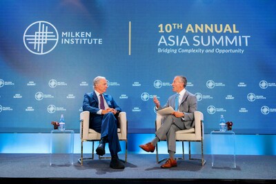 Milken Institute CEO Richard Ditizio held a fireside conversation with Ray Dalio, founder and CIO Mentor of Bridgewater Associates at the 2023 Asia Summit in Singapore. (PRNewsfoto/Milken Institute)