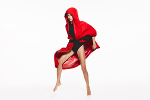 Irina Shayk Unveils H&M's Latest Activewear Capsule featuring SoftMove™