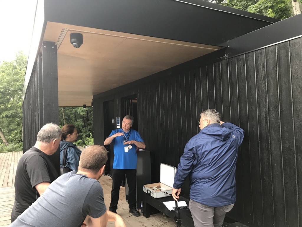 Unable to view the image, Please provide a valid URL.