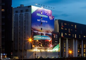 شركة Hisense تُشعل حماس الرياضة من خلال شاشة عرض عملاقة من باريس