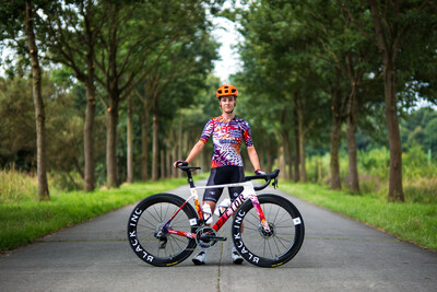 A first of its kind collaboration between a professional women's cycling platform, Human Powered Health Cycling, and acclaimed and emerging fashion label, Maisie Wilen. Stunning new racing kits will make their debut at the Tour de France Femmes avec Zwift on August 12, 2024. The collaboration also extended to Factor Bikes and cycling apparel company Pactimo. Photo credit: Oskar Scarsbrook/Circuit Sport.