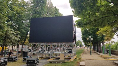 Unilumin's team assembles screens at the Paris Olympics site