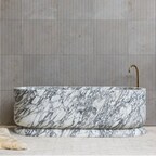 Zicana Boutique - Queen Elizabeth Bathtub