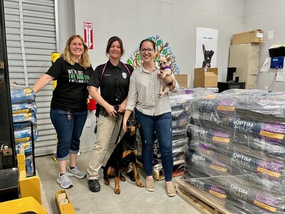 Pet Supplies Plus donates over $116,000 dollars worth of pet food to shelters in the Houston area.