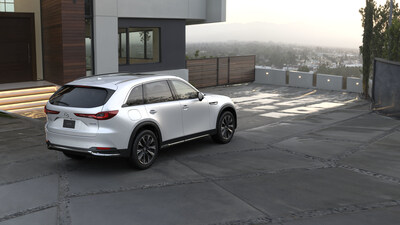 Mazda CX-90 2025 : Prix et ensembles offerts (Groupe CNW/Mazda Canada Inc.)