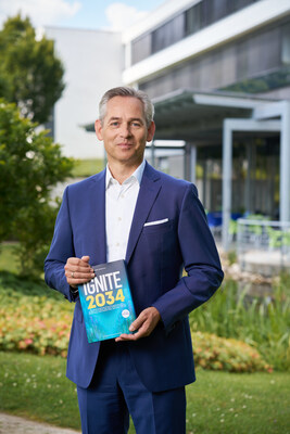 Norbert Rotter, CEO of NTT DATA Business Solutions, is the editor of the book IGNITE.2034 © Constantin Ranke (PRNewsfoto/NTT DATA Business Solutions AG)