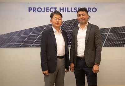 Dong Joon Kim, VP of Hyundai Engineering Co., and Sabah Bayatli, President of OCI Energy, following MOU signing.
