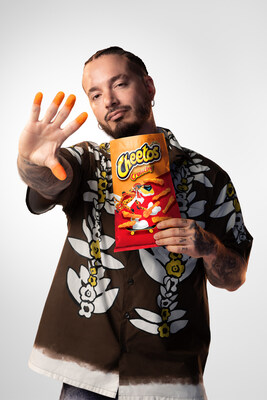 Cheetos patrocina los dedos de J Balvin (PRNewsfoto/Frito-Lay North America)