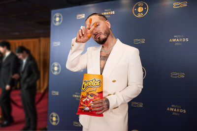 J Balvin y Cheetos en la Alfombra roja (PRNewsfoto/Frito-Lay North America)