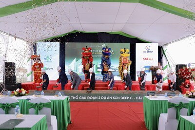 Leaders from the Hai Phong Economic Zone Authority, KCN Vietnam Group, and the construction contractor performed the groundbreaking ceremony for the Group’s ready-built factory and warehouse project in the DEEP C - Hai Phong Industrial Zone.