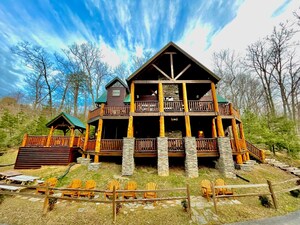 Smoky Mountain Cabin Rental Company Announces "Buy 2, Get 1" Travel Deal