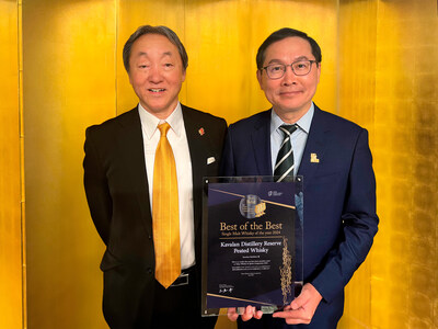 Mr. Lee receives the prestigious 'Best of The Best Single Malt Whisky 2024' award certificate from TWSC Executive Committee Chairman Mamoru Tsuchiya