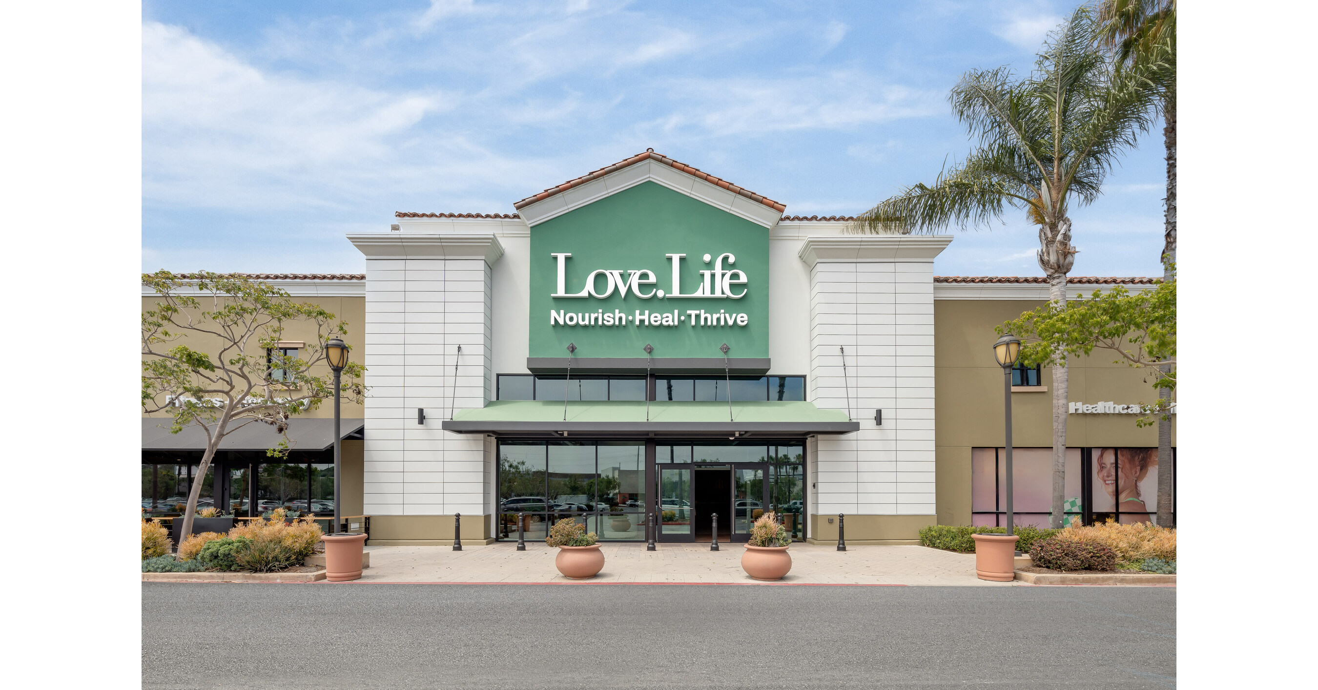 Whole Foods Market Co-founder, John Mackey, Opens Flagship Holistic Health  + Wellness Club in Los Angeles, image size:2700x1413