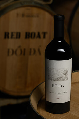 The inaugural release of Đổi Dá Napa Valley Cabernet Sauvignon. Photo credit: Bob McClenahan