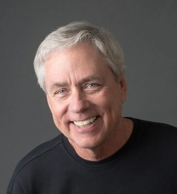 Carl Hiaasen Photo by Elena Seibert