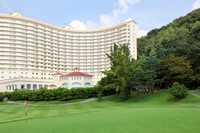 La Vie D'or Hotel and Resort, Trademark Collection by Wyndham marks the brand's first hotel in South Korea. The hotel offers fine dining, convention space and a beautiful on-site nine-hole golf course.