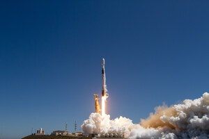 ICEYE launches four new satellites into orbit, expanding its own constellation and serving customer missions