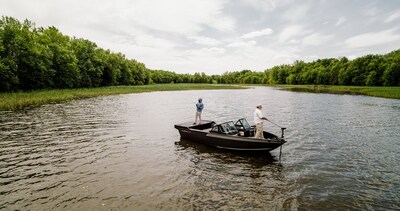 The 2025 Alumacraft Competitor and Trophy boat models provide anglers the ultimate boating experience, with versatility, more usable space, and a striking look. ©BRP 2024 (CNW Group/BRP Inc.)