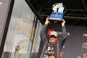 Johnston takes Progressive Bassmaster Angler of the Year title with big rally