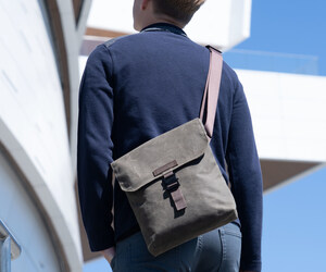 WaterField Unveils the Vitesse Vertical Musette, a Streamlined Vertical Messenger in Heritage Waxed Canvas