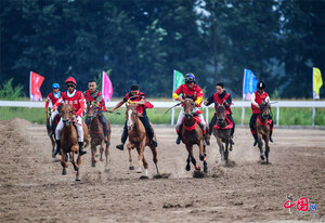 Horse racing festival opens in N. China