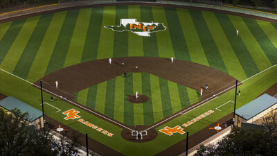 Naaman Forest High School in Garland ISD with Major Play® synthetic turf and Thermoblend® infill by Hellas.