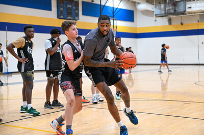 NBA star Blake Wesley teamed up with Herbalife to host a free youth basketball clinic at Riley High School in South Bend today. This event was one of three clinics held by Wesley and Herbalife across Indiana, benefiting over 300 young athletes and showcasing their shared commitment to community and empowering the next generation.