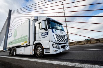 Since late 2023, GLS Germany has delivered over 100,000 packages with the Hyundai Xcient Fuel Cell 6x2 truck equipped with an Allison 4000 Series™ fully automatic transmission in the greater Cologne area.