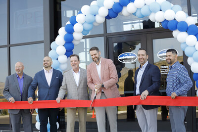 Denver Mattress Co. Ribbon Cutting Ceremony Cliff Rainbolt, Regional Sales Manager, Denver Mattress Co.
Ray Marshman, National Sales Manager, Denver Mattress Co.
Joe Sparks, General Manager, Denver Mattress Co.
Tim Visser, President, Furniture Row.
Mike Lipchik, Director of Regional Sales, Denver Mattress Co.
Hedes Ramirez, Store Manager, Denver Mattress Co.