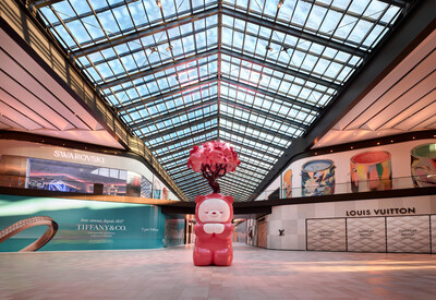 L’oeuvre d’art Wishing Bear par Catherine Dong (Crédit photo à Agence Geminy. Oeuvre d’art par Catherine Dong) (Groupe CNW/Royalmount)