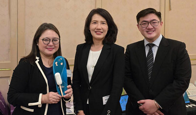 Judy Wu, Business Development Executive of dBio; Maria Wu, Deputy Director General of the Ministry of Economic Affairs; and Edward Chou, Executive Assistant to the Chairman of dBio