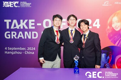 2024 GEC first prize winner Team CrashCourse from Singapore Management University