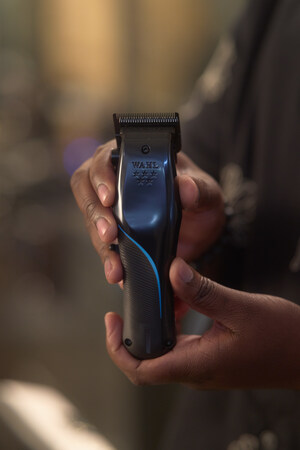 Wahl Professional Launches the 5-Star Vapor™ with the Industry's First Adjustable Balding Blade