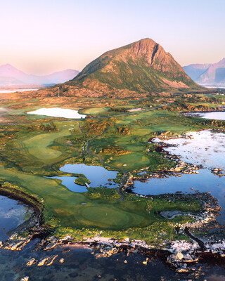 2AM aerial of Lofoten Links with Hoven in the background. Photo: Jacob Sjöman (PRNewsFoto/The Cabot Collection)