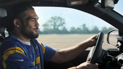 Toyota presenta una campaña de la NFL repleta de estrellas y en la que invita a los fanáticos a "Roll Deep" juntos durante toda la temporada (PRNewsfoto/Toyota Motor North America)