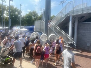 Big Fogg Keeps U.S. Open Tennis Fans Cool During Excessive Heat