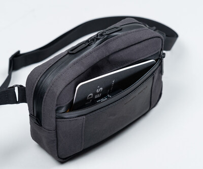 Front quick-access pocket