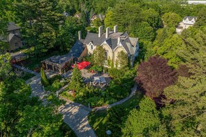 1 Banfield : Rarely offered Iconic Victorian Estates is for sale. Only 90 minutes from Downtown Toronto